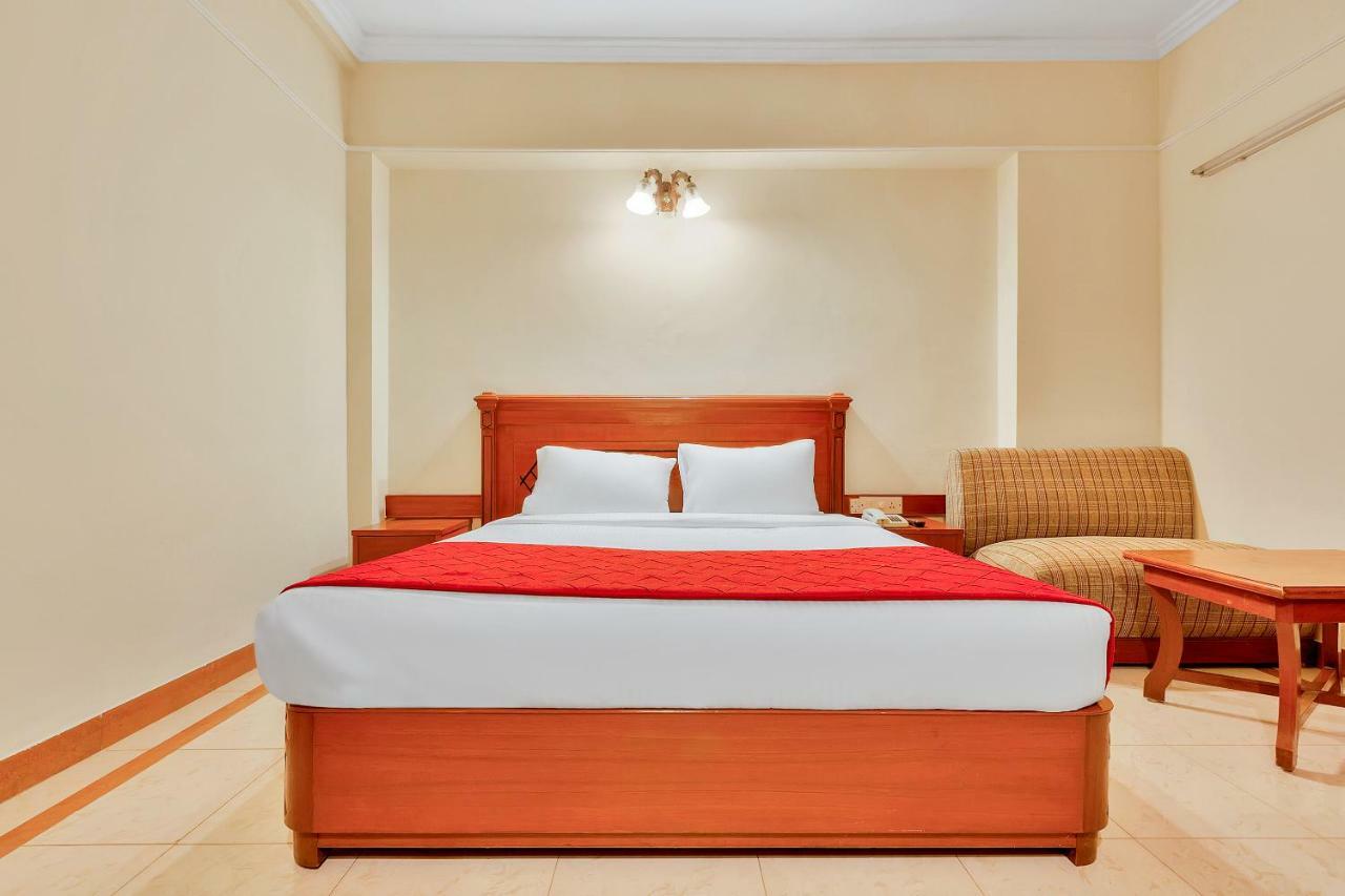 Oyo 10534 Hotel Kanishka Бенґалуру Екстер'єр фото