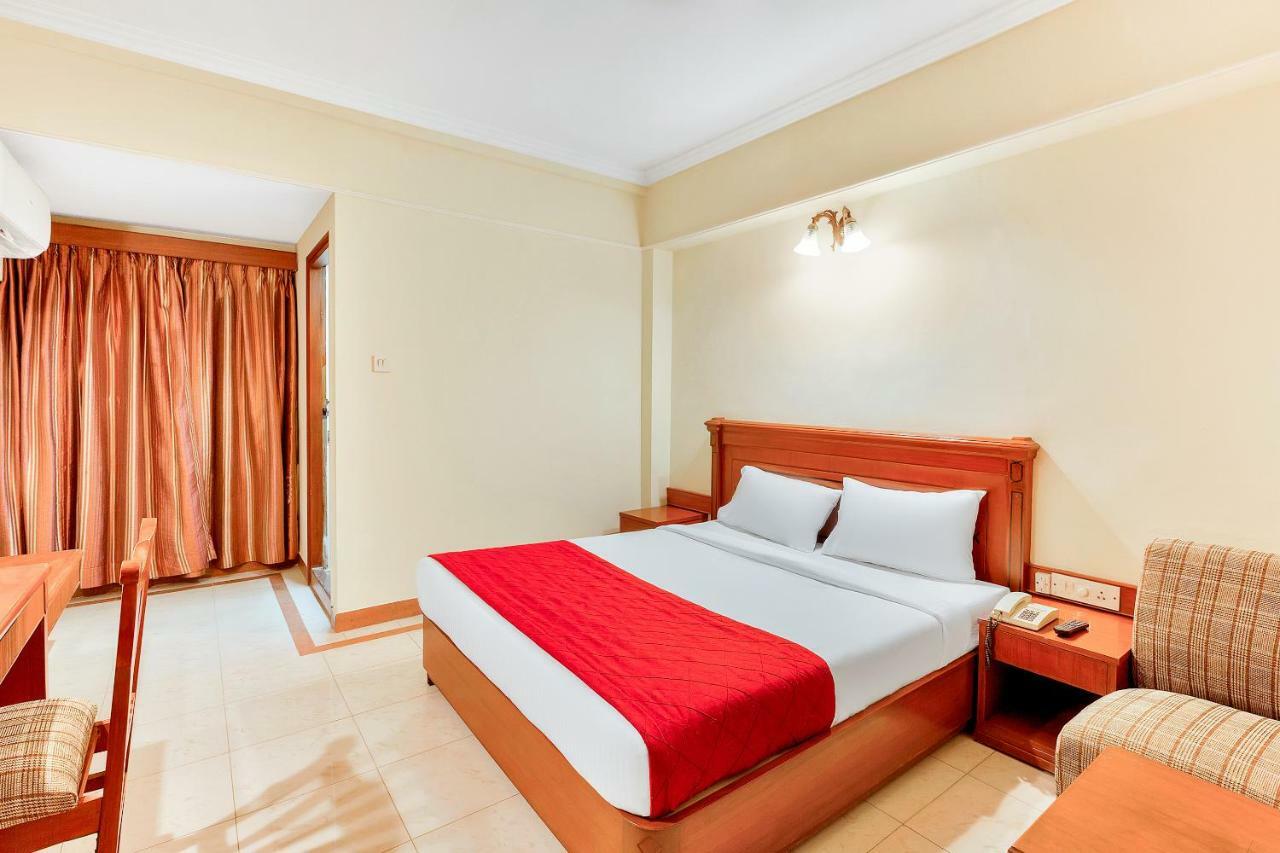 Oyo 10534 Hotel Kanishka Бенґалуру Екстер'єр фото