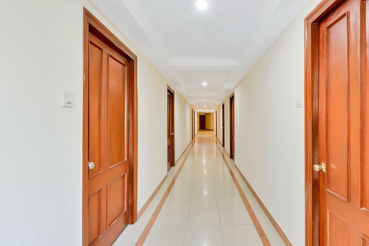 Oyo 10534 Hotel Kanishka Бенґалуру Екстер'єр фото