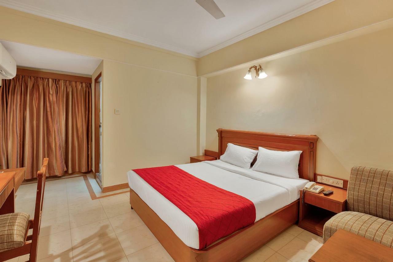 Oyo 10534 Hotel Kanishka Бенґалуру Екстер'єр фото