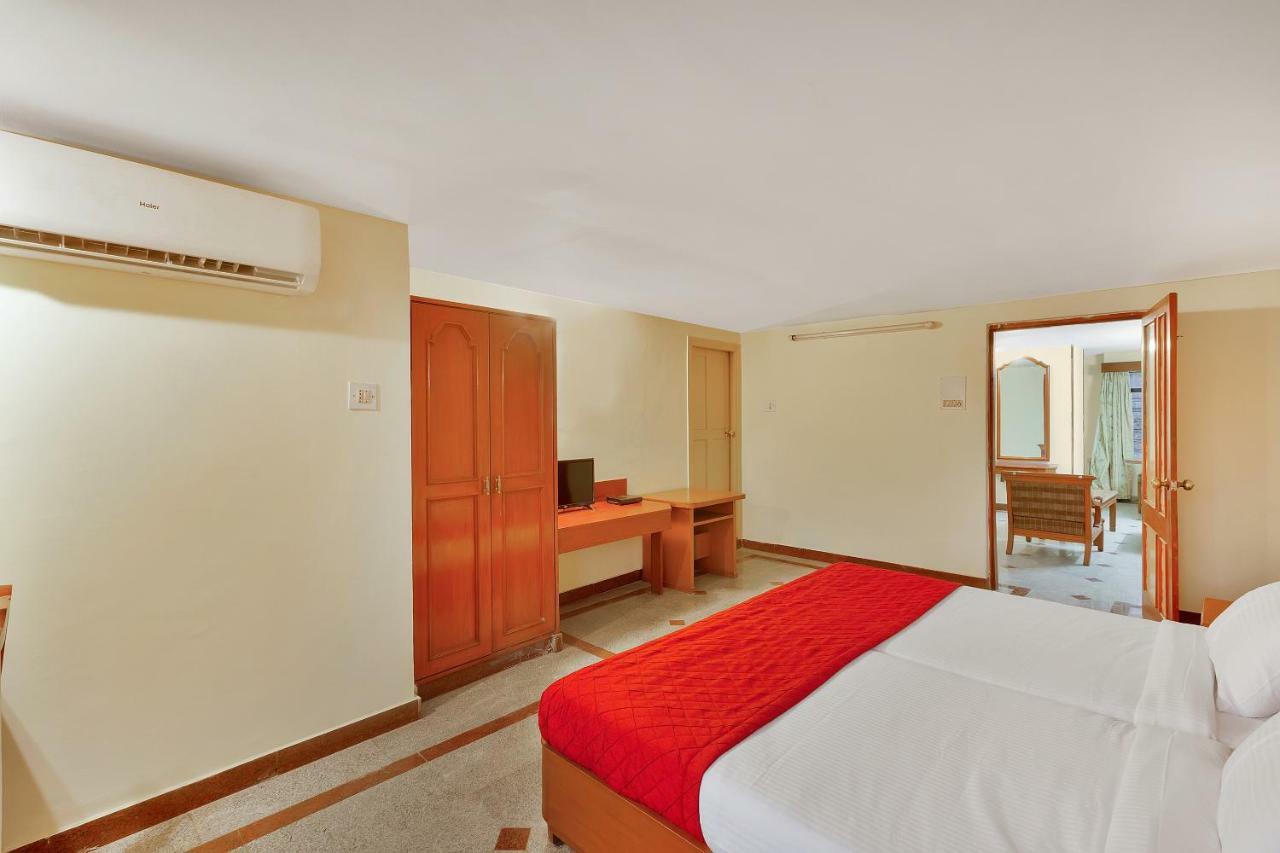 Oyo 10534 Hotel Kanishka Бенґалуру Екстер'єр фото